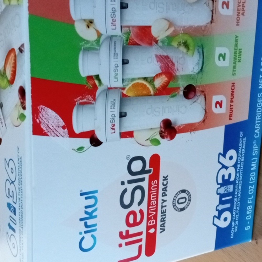 Cirkul Life Sip With Cartridges 3 Flavors - Picture 2 of 7